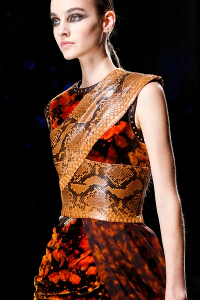 Look 14